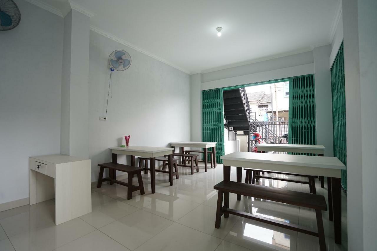 Reddoorz Syariah Near Stasiun Lrt Bumi Sriwijaya Guest house 2*