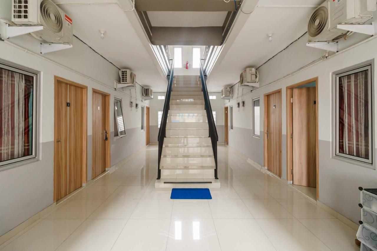 Reddoorz Syariah Near Stasiun Lrt Bumi Sriwijaya Guest house 2*